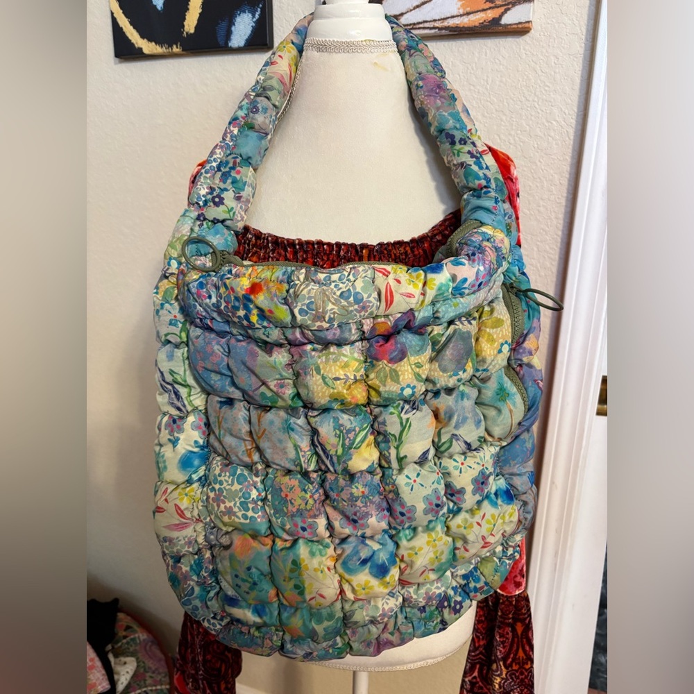 SOLD Natural Life Puffy Fit It All Bag